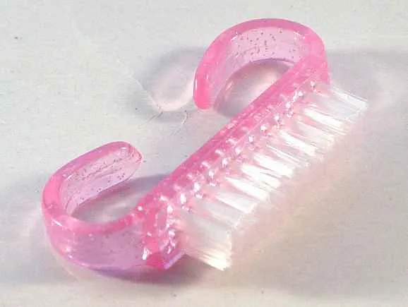Nail Brushed Nagelbürste / transparent Pink / ergonomisch geformter Griff